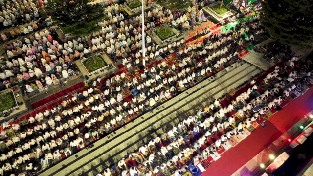 Antusias Masyarakat Ikuti Salat Subuh Berjamaah di Pekan Terakhir Ramadan 1444 Hijriah