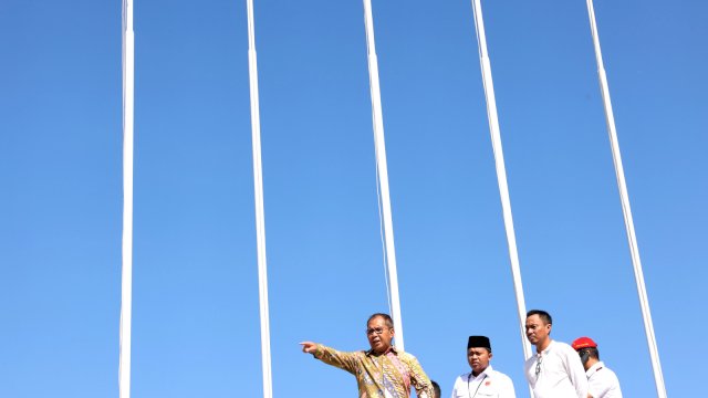 Atraksi 200 Penari di Atas Perahu Ketinting Semarakkan Peringatan Hari OTDA XXVII di Kota Makassar