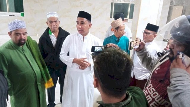 Kunjungi Masjid Ittifaqul, Ketua DPRD Rudianto Lallo Janji Beri Bantuan ke Korban Kubah Ambruk