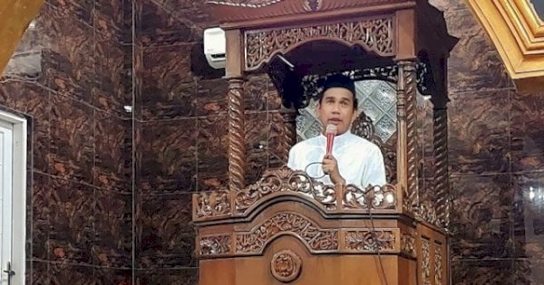 Gelar Salat Tarwih Pertama Ramadan di Lakkang, Rudianto Lallo Ajak Jemaah Dukung Program Jagai Anakta