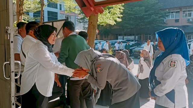 Hari Pertama Masuk Kantor, Kadis PU Cek Kehadiran Pegawai Pastikan Tak Ada Tambah Libur