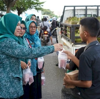 Program Kerja Di Bulan Ramadan, TP PKK Kecamatan Panakkukang Berbagi Takjil