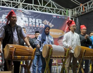 Sempat Di Guyur Hujan, Puluhan Peserta Lantang Bangngia Run Race Tetap Antusias