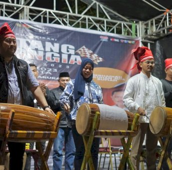 Sempat Di Guyur Hujan, Puluhan Peserta Lantang Bangngia Run Race Tetap Antusias