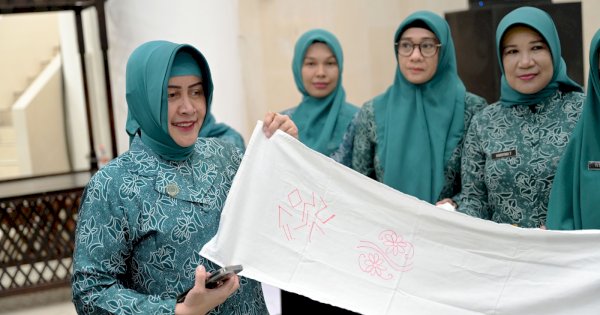 Indira Yusuf Ismail Harap Batik Lontara Mendunia