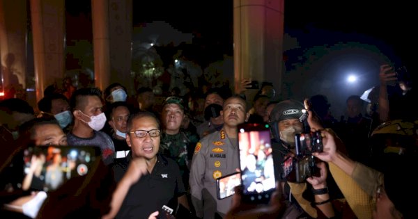 Sigap, Wali Kota Danny Pomanto Respon Cepat Musibah Kebakaran TSM Makassar