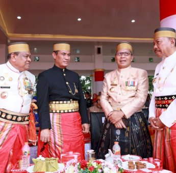 Intip Keakraban Danny Pomanto dengan Bupati Bone dan Amran Sulaiman di Acara Mattompang Arajang
