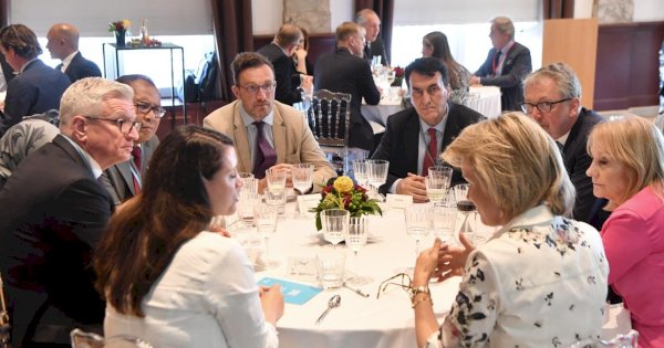 Moment Danny Pomanto Makan Siang Bareng Ratu Belgia di Istana Kerajaan, Bahas Program Unggulan Pemkot Makassar