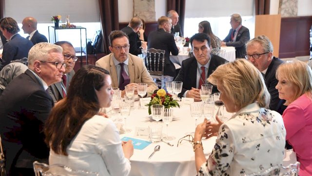 Moment Danny Pomanto Makan Siang Bareng Ratu Belgia di Istana Kerajaan, Bahas Program Unggulan Pemkot Makassar