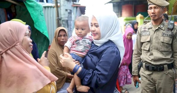 Fatmawati Rusdi Sapa Warga di Bantaran Sungai Tallo