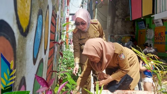 Jelang Penilaian PPD 2023, Evy Aprialti Turun Langsung Benahi Lorong Wisata