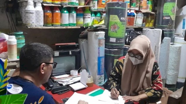 DP2 Makassar Monitoring Toko Pertanian Awasi Peredaran Pupuk dan Pestisida