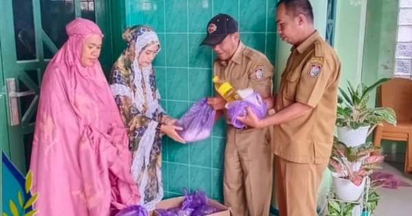 DP2 Makassar Bagi-Bagi Paket Sembako di Dua Lokasi