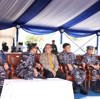 Tinjau Lokasi Opening Ceremony MNEK 2023, KASAL Laksamana TNI Muhammad Ali Ajak Danny Pomanto Jajal KRI Bung Karno-369