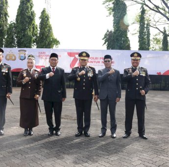 Danny Pomanto Hadiri Peringatan Hari Bhayangkara ke-77, Siap Wujudkan Kondusifitas di Tahun Politik