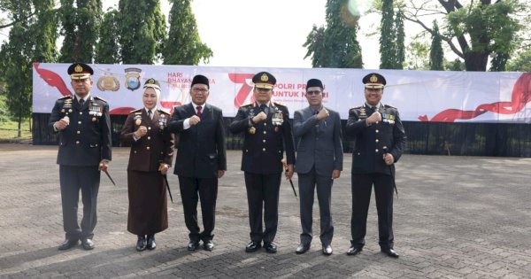 Danny Pomanto Hadiri Peringatan Hari Bhayangkara ke-77, Siap Wujudkan Kondusifitas di Tahun Politik