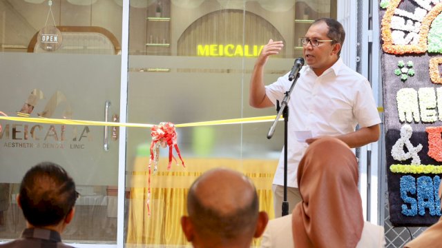 Wali Kota Makassar Moh Ramdhan Pomanto memberikan sambutan pada Grand Opening Meicalia Aesthetic & Dental Clinic, Sabtu (22/7).