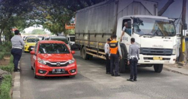 Patuhi Perwali, Dishub Tertibkan Mobil Angkutan Barang