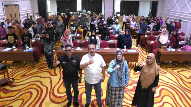 Sosialisasi Perda, Hasanuddin Leo Sebut Pendidikan Jadi Hak Dasar Warga