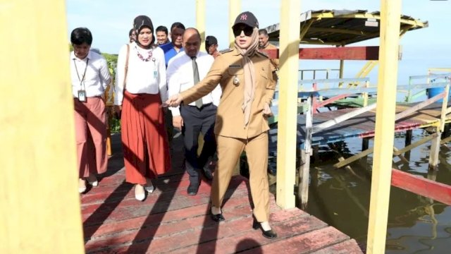 Masuk 75 Besar ADWI 2023, Fatmawati Rusdi Tinjau Kawasan Wisata Mangrove Lantebung
