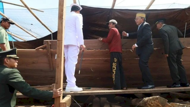 Panglima TNI Terkesima dengan Pembuatan Kapal Pinisi Inisiasi Danny Pomanto
