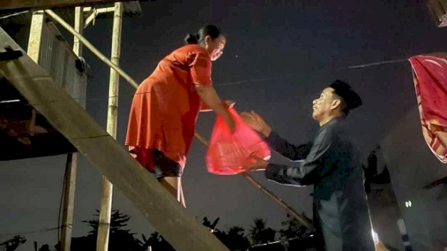 Grebek Sahur Berlanjut, Ketua DPRD Makassar Rudianto Lallo Sasar Warga Sudiang Raya