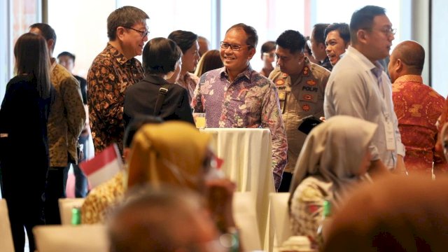 Wali Kota Makassar Moh Ramdhan Pomanto bersama Dubes Singapura Mr Kwok Fook Seng || istimewa 