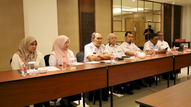 Wali Kota Makassar Moh Ramdhan Pomanto bersama beberapa OPD mengikuti Verifikasi Lanjutan Penghargaan Kota Sehat Nasional 2023 secara virtual di Hotel Four Point, Rabu (9/8).