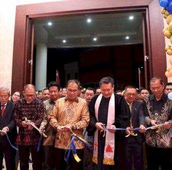 Danny Pomanto Resmikan Gedung GKKA Makassar, Ajak Jemaat Kuatkan Keimanan Umat