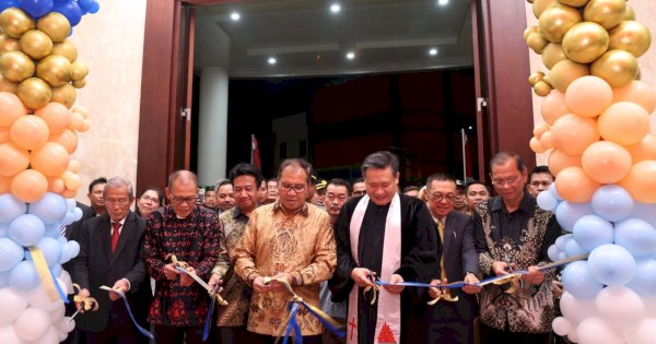 Danny Pomanto Resmikan Gedung GKKA Makassar, Ajak Jemaat Kuatkan Keimanan Umat