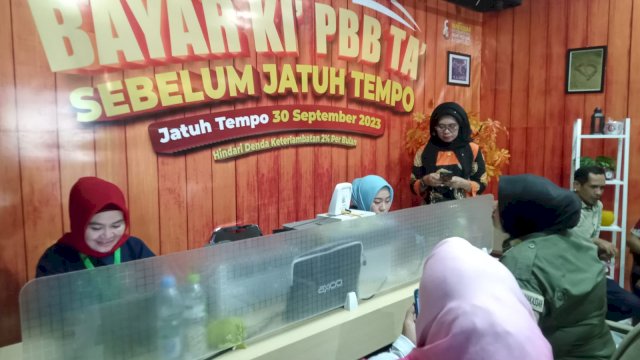 Bapenda Buka Layanan Pembayaran PBB Bagi Pengunjung F8, Kantongi Rp150 Juta di Hari Kedua