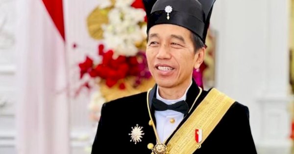 Presiden Jokowi Kenakan Pakaian Raja Pakubuwono Hadiningrat pada HUT RI ke-78