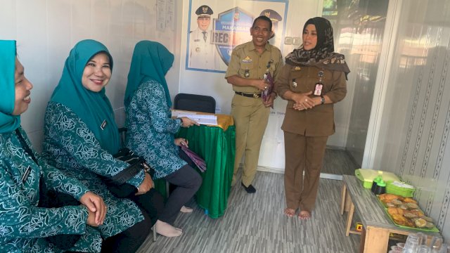 Plt Lurah Bongaya Sambut Tim Penilai Kebersihan Longwis