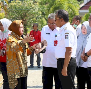 Tuan Rumah Forum ASEAN, Danny Pomanto Dampingi Mensos Tri Rismaharini Tinjau Sentra Wirajaya Makassar