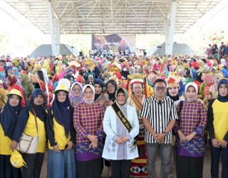 Ribuan Murid TK di Makassar Ikut Karnaval Baju Adat IGTKI-PGRI