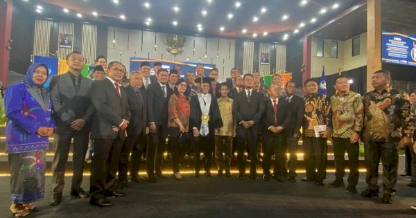 Danny Pomanto-Adnan Purichta Kompak Hadiri Pengukuhan Profesor Kehormatan Pius Lustrilanang di Unsoed