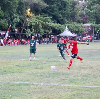 Laga Persahabatan Forkopimda Makassar Lawan Kodam XIV Hasanuddin Buka Kejuaraan Wali Kota Cup VI Makassar 2023