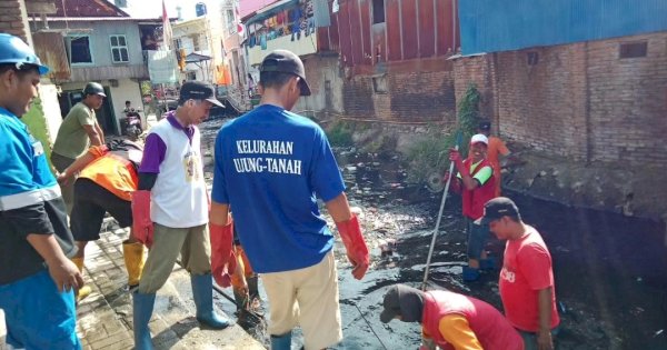 Camat Ujung Tanah Instruksikan Pengerukan Kanal Cegah Sumbatan