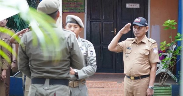 Pimpin Apel Pagi, Camat Ujung Tanah Cek Kehadiran Laskar Pelangi