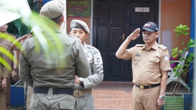 Pimpin Apel Pagi, Camat Ujung Tanah Cek Kehadiran Laskar Pelangi
