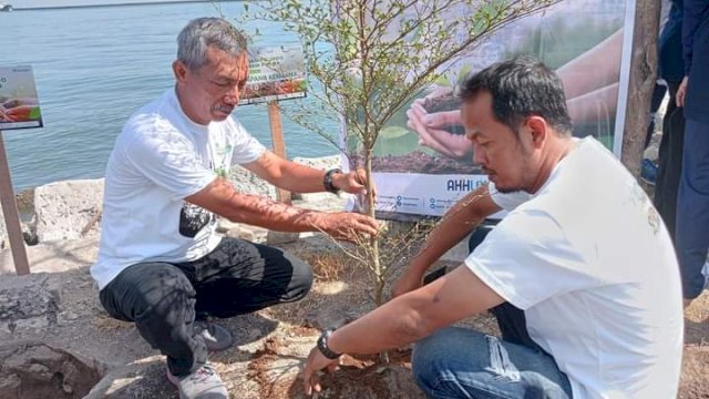 1.500 Bibit Pohon Ditanam di Sekitar Kecamatan Tallo