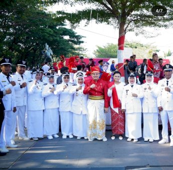 HUT RI ke-78, Camat Mamajang Didampingi Lurah dan PKK Hadiri Upacara Bendera di Anjungan