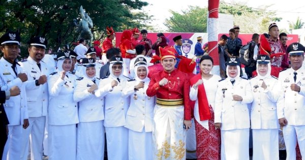 HUT RI ke-78, Camat Mamajang Didampingi Lurah dan PKK Hadiri Upacara Bendera di Anjungan
