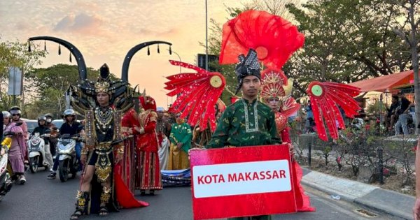 Kirab Budaya Sulsel, Disbud Makassar Tampilkan Baju Adat Bugis Makassar