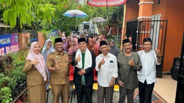 Berkah Ramadan, Dinas PU Makassar Bagi-Bagi Sembako di Dua Lorong Wisata