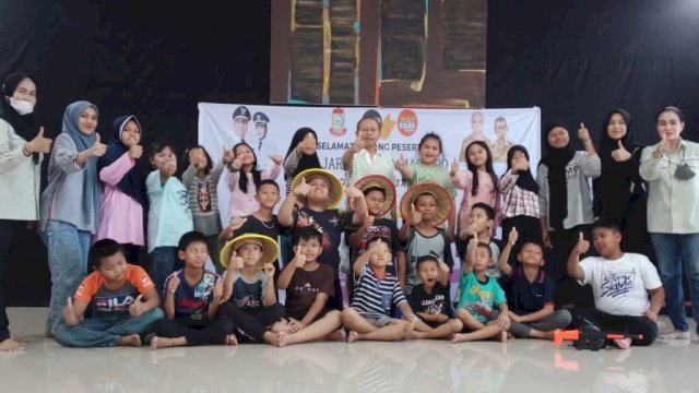 Pelajar SD-SMP se-Kota Makassar Belajar Seni Teater Bareng Maestro