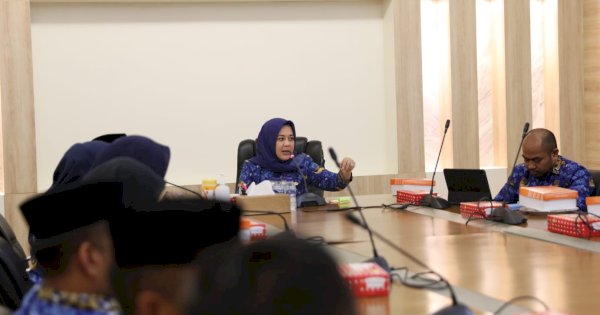 Pemkot Makassar Tata Ulang Pedagang Pisang Epe di Losari
