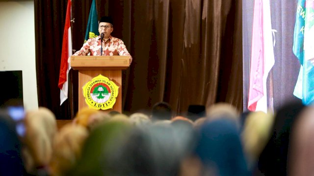 Wali Kota Makassar Moh Ramdhan Pomanto memberikan sambutan dalam acara pelantikan pengurus LDII Kota Makassar 2023-2028 di Universitas Fajar, Minggu (22/10/2023) || foto istimewa