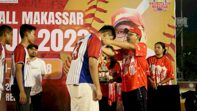 Tutup Kejuaraan Softball Wali Kota Cup 2023, Danny Pomanto Siap Sewa Pelatih Asing Cetak Pemain Softball Profesional