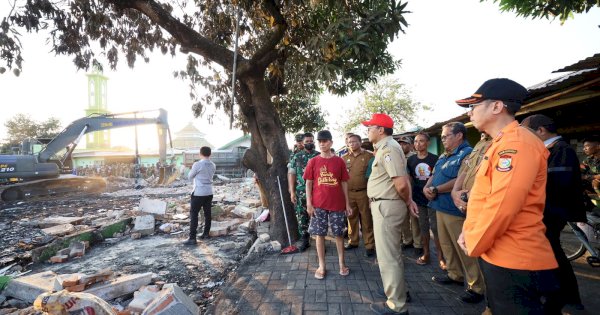 Danny Pomanto Tinjau Lokasi Kebakaran di Baji Gau, Beri Dukungan Moril Bagi Para Korban